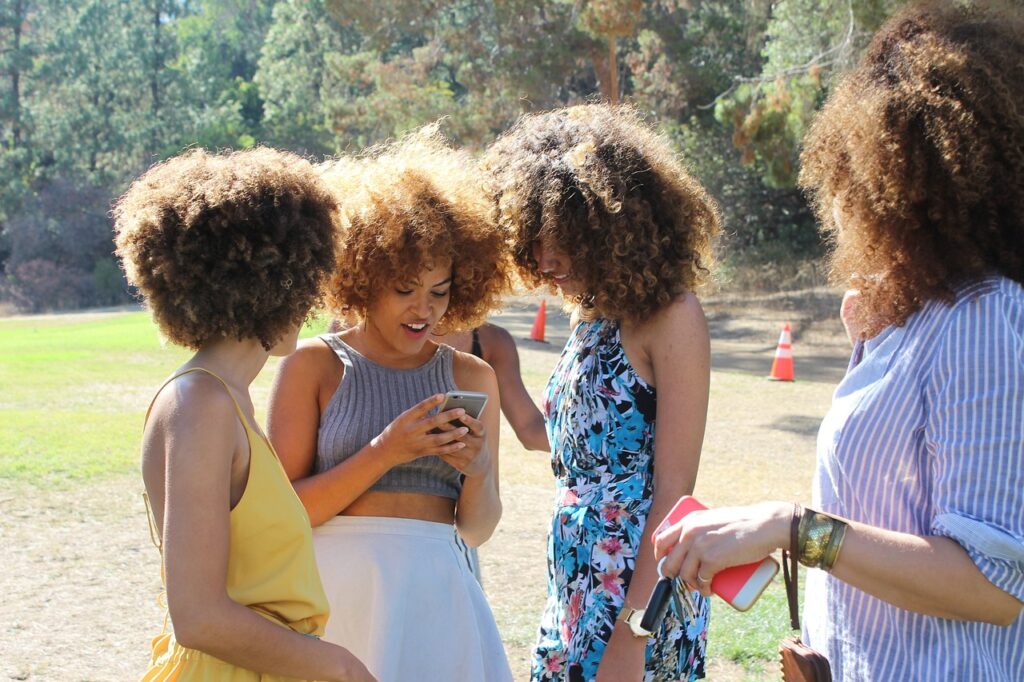 people, woman, friends-2591670.jpg